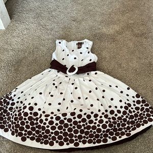 Beautiful Daisy dress size 4